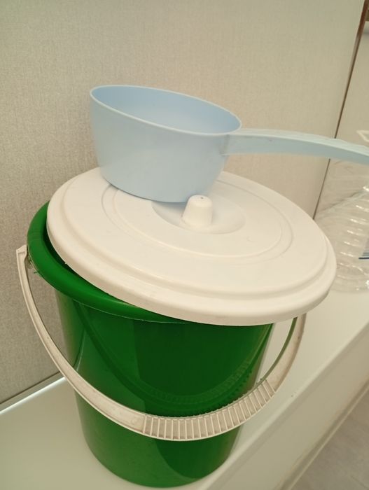 Ведро с ковшиком