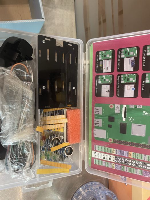 Kit Plusivo Pi 4 Super Starter Kit Raspberry Pi 4 cu 4 GB RAM card