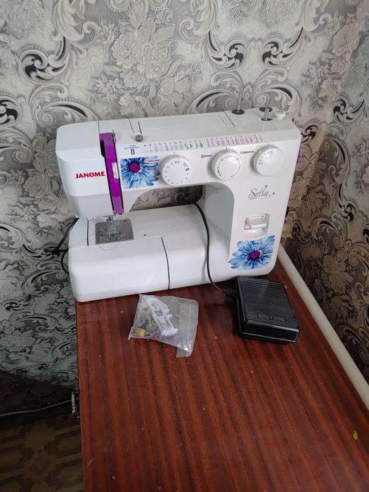 Швейная машинка Janome sella
