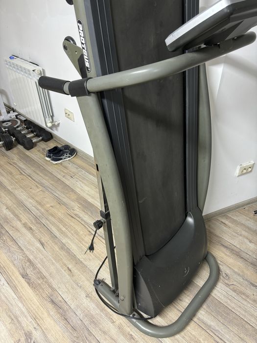 Срочно!! Продам беговую дорожку