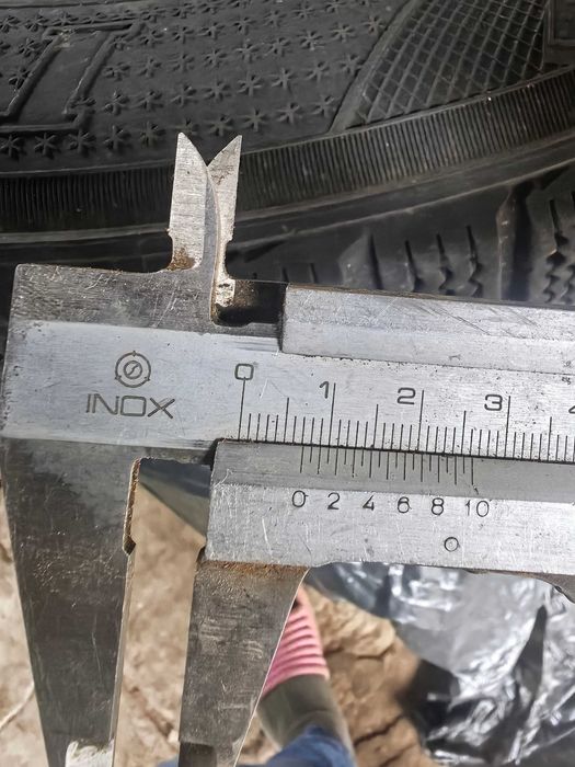 Продавам зимни гуми 40лв-бр.