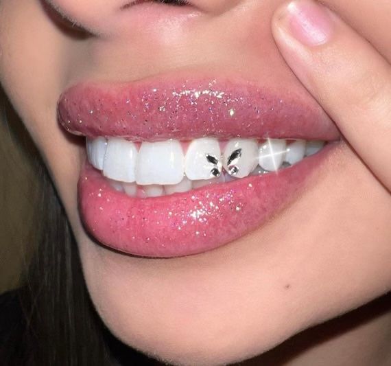 Бижута за Усмивка: DIY Комплект за Декорация на Зъби | Tooth Gem Kit