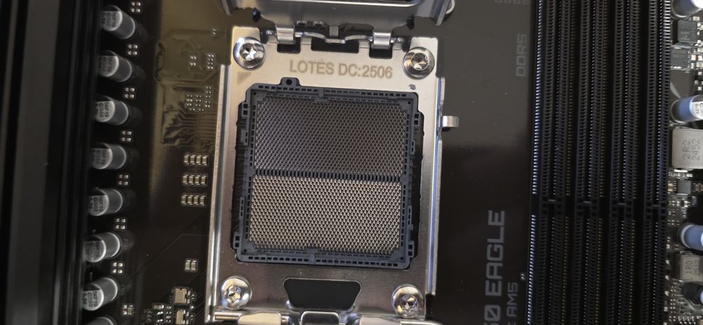 Placa de baza B650 Eagle