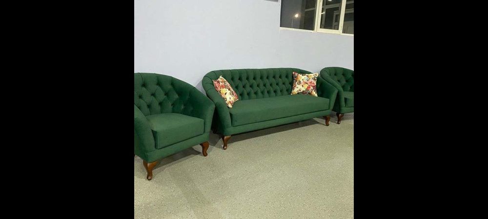 Мягки мебель и диван. Реставратсь или на заказ.