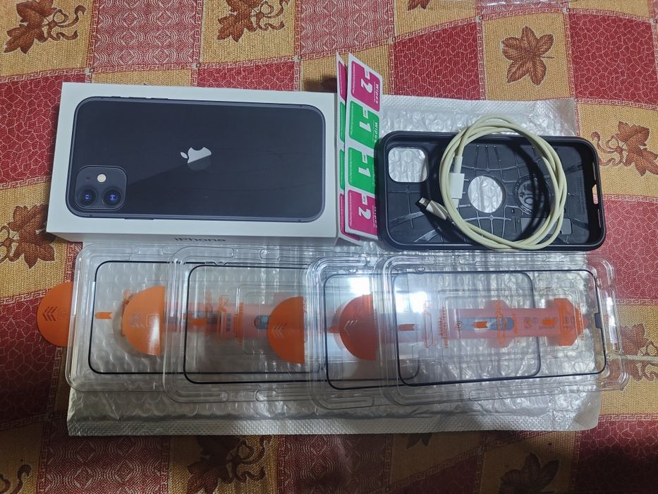 iPhone 11 64GB – много запазен, кутия + аксесоари