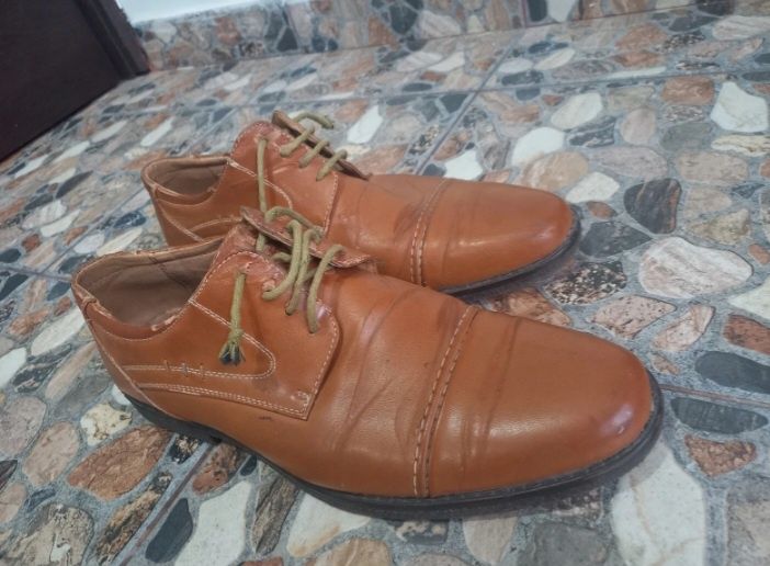 Pantofi barbati piele marca Vapiano marime 44 stare foarte buna