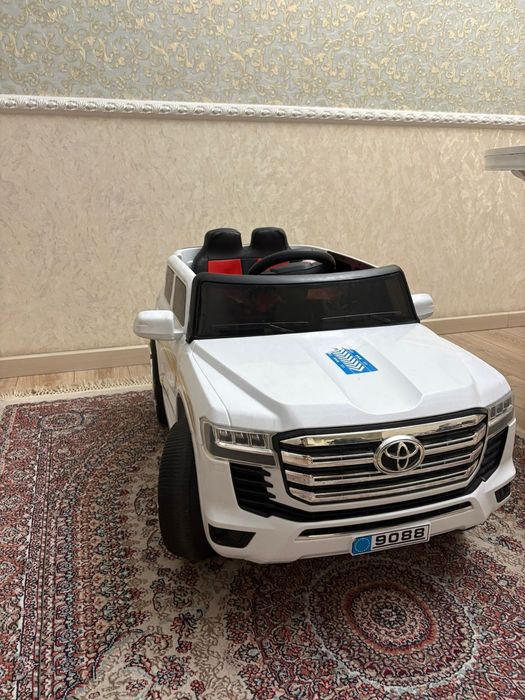 электро машинка на пульте