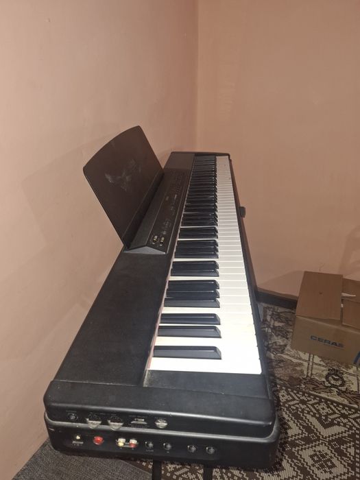 Pian yamaha, pret 1550 de lei negociabil