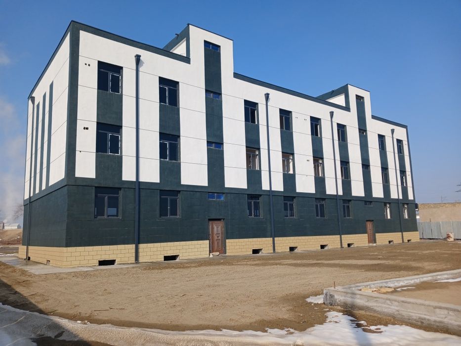 Продаётся сотилади ёки ижарага 3 этажли бино подвали бн.