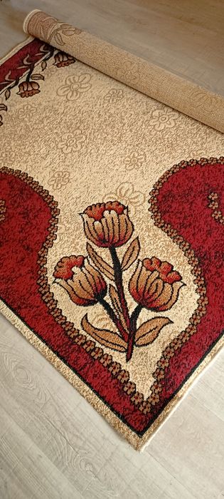 Жакардов килим с флорални мотиви