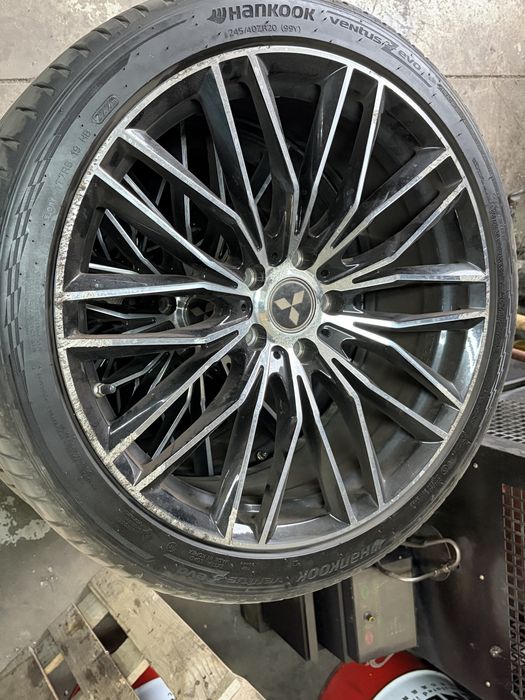 Jante 20’ cu anvelope de vara Mitsubishi