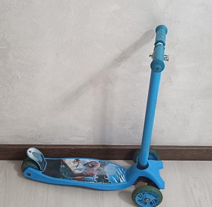 Продам детские самокаты