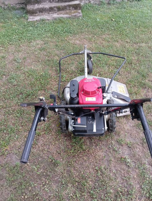Cositoare Honda UM 536