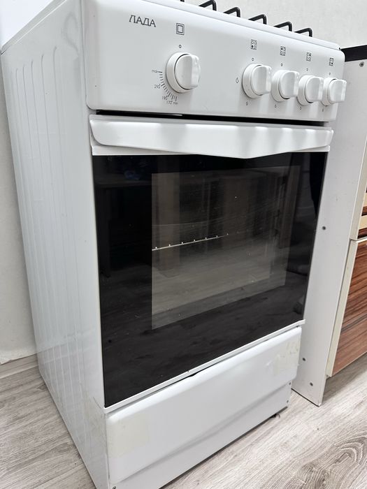 Продам газ. Плиту 5000 тенге