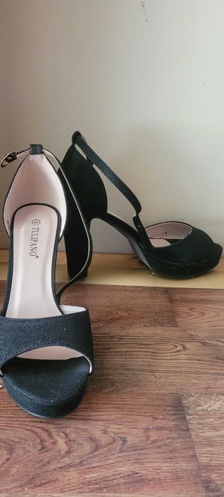 Черни официални сандали