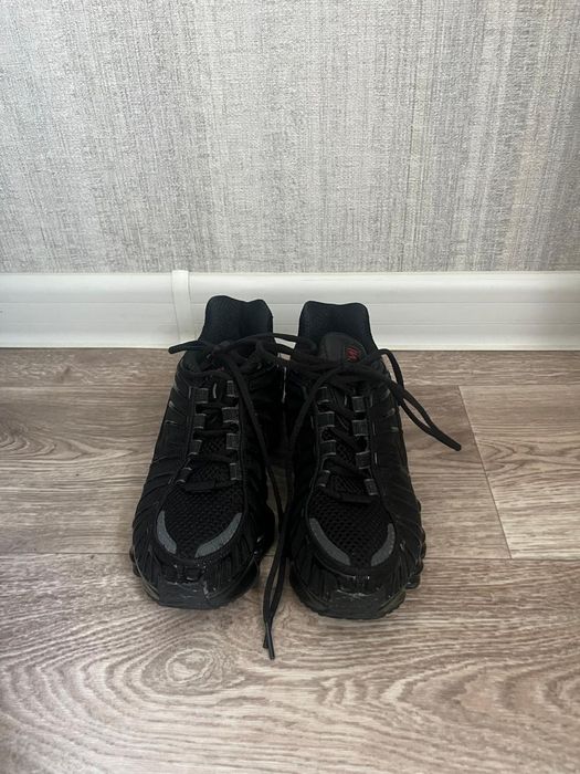 Продам кроссовки NIKE shox