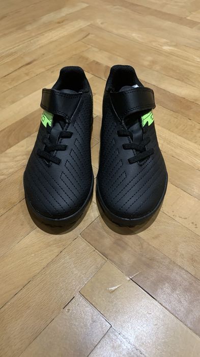 Детски футболни обувки