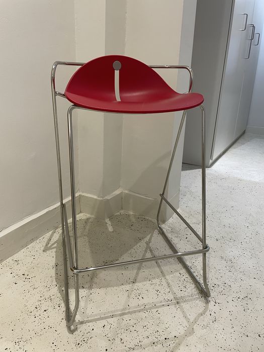 Висок дизайнерски стол