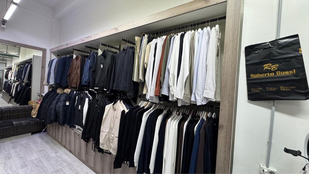 Шкаф для одежды (ветрина)