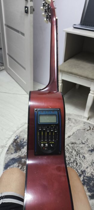 Гитара акустическая