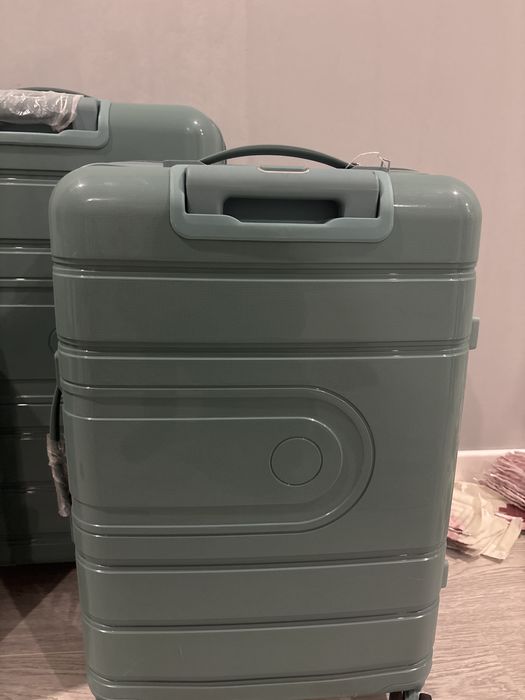 Дорожный чемодан