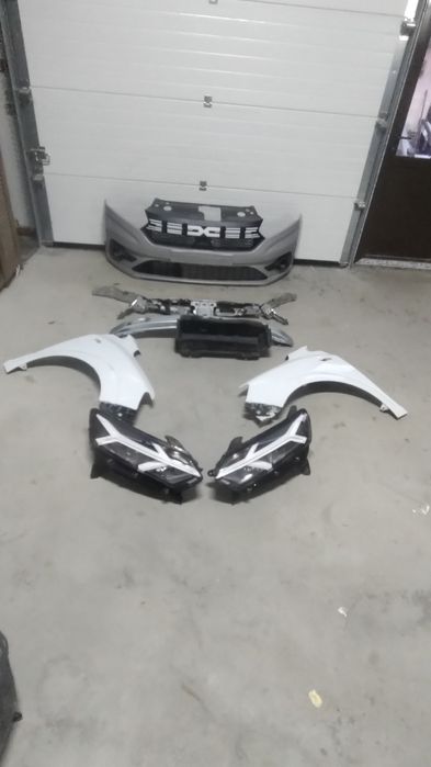 Bara fata, faruri , aripi, trager, ochelari faruri , volet Logan 3