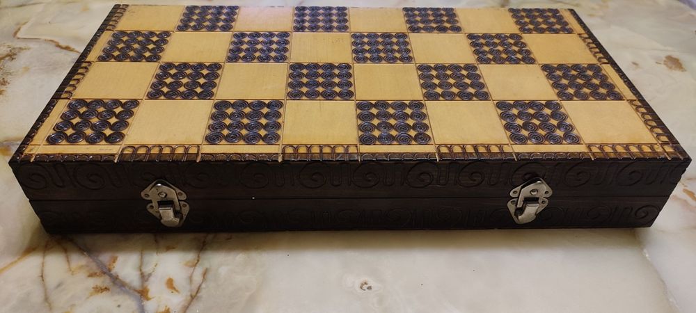 Дървен красив шах