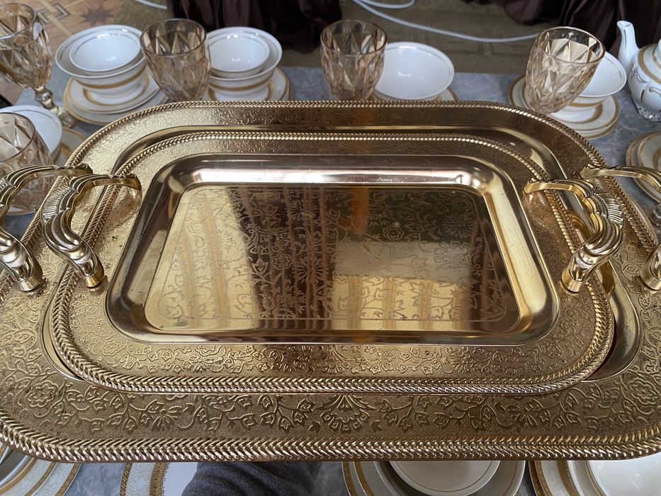 Chinni Posuda 12 personalik +fujer, podnos