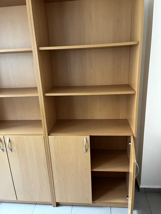 Офис обзавеждане за 4 работни места + шкафове + маса  със столове