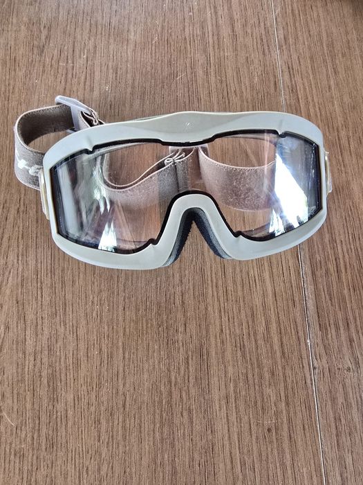 Set Complet Echipament Protecție Airsoft – Ochelari, Mască, Mănuși, Chingă