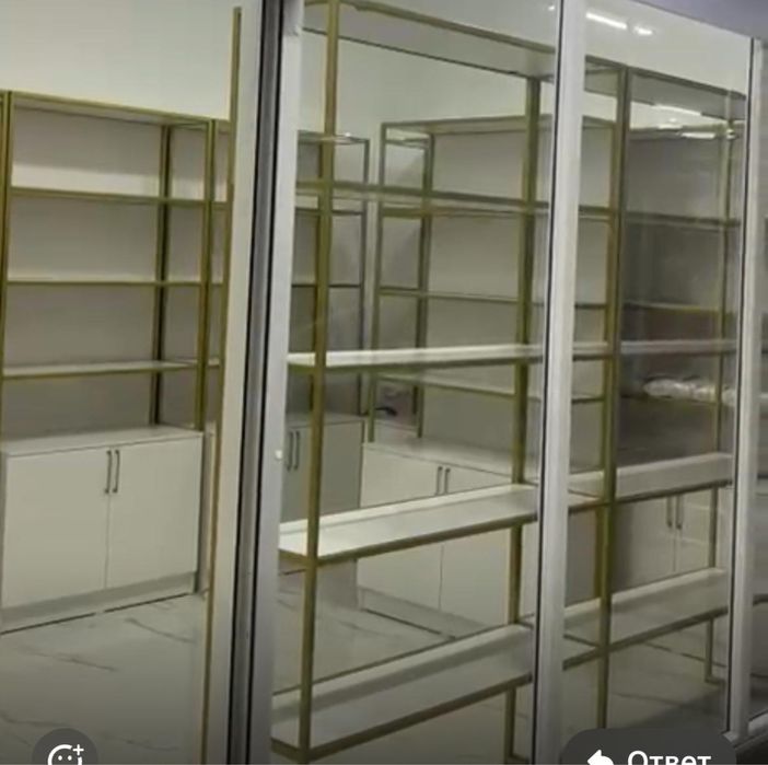 Продам торговые витрины-стелажи