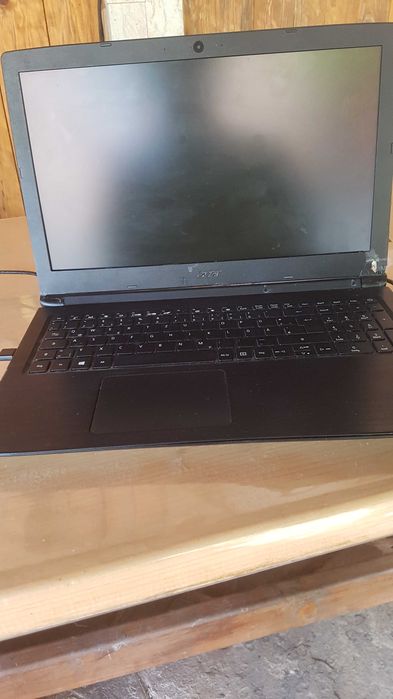 Продавам ACER A315-41-R9VO Счупена матрица
