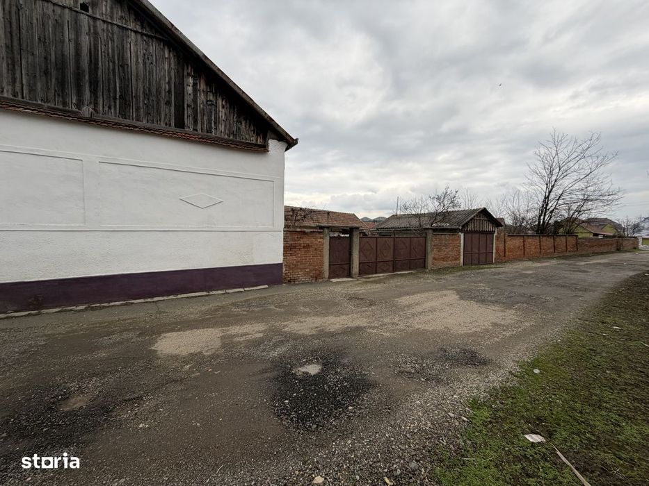 Casă de vânzare cu Teren4319mp PotențialViitorPozitieComercial Curtici