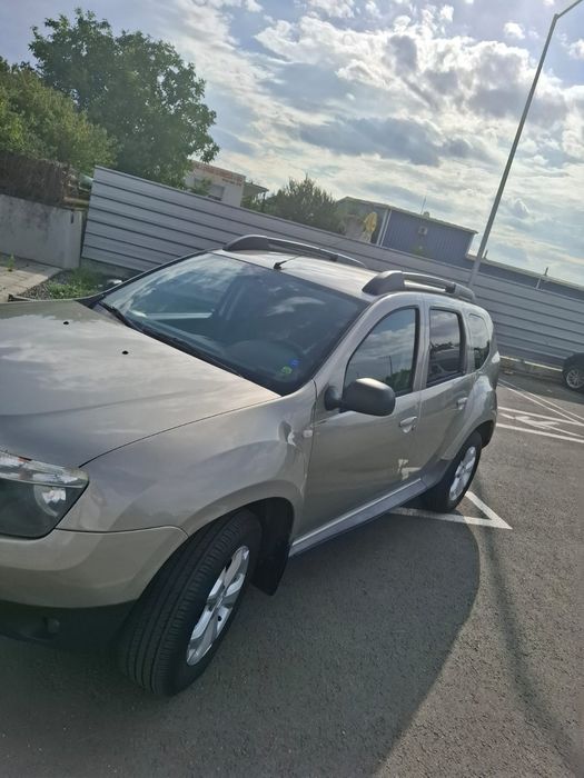 vand dacia duster 4×4 an 2011,1.5l disel