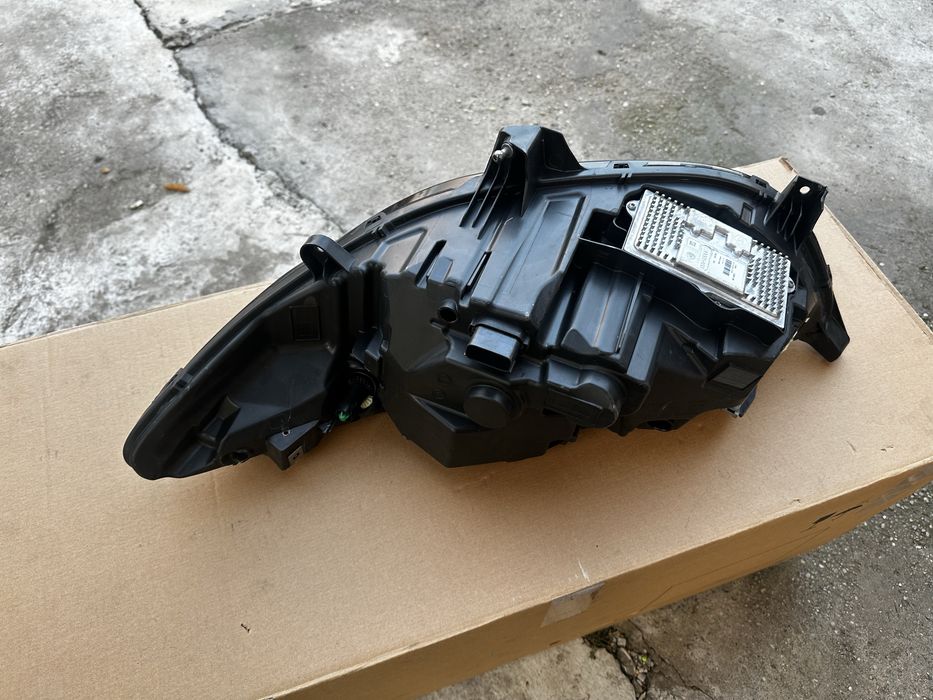 Far dreapta full led ford mondeo mk 5.cod:ES73-13D154-AC.
