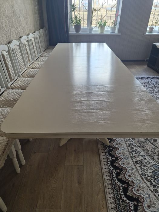 Продам гостинный стол