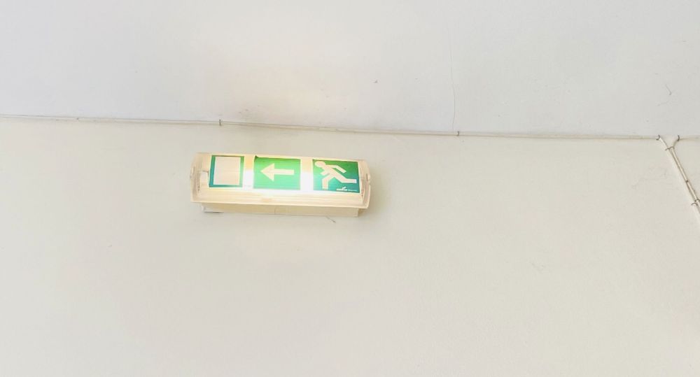 Дава се под наем Офис в Варна, Зимно кино Тракия - 30 кв.м за 220 € - Снимка #7