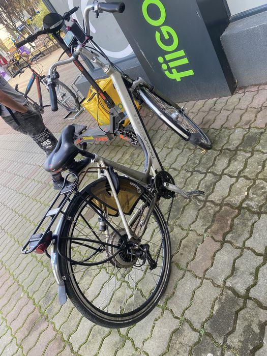 Se vinde bicicleta semi electrica pinioane schibate noi anpreuna cu lantlantul perfect functionala