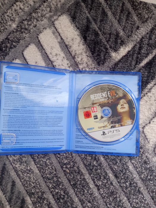 Vând jocuri PS 5  și unul Pe 4 Resident evil 7 gold edition, The division 2, Tekken 8 , Rainbow SX extraction