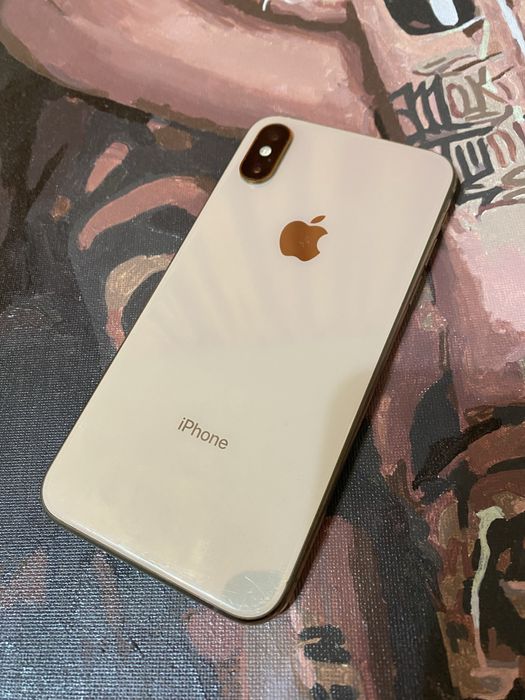 Продам срочно Айфон XS