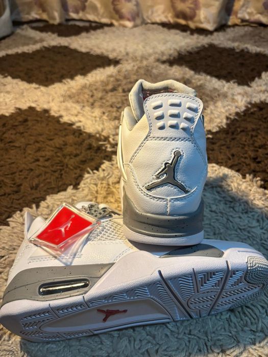 Jordan 4 White Cement