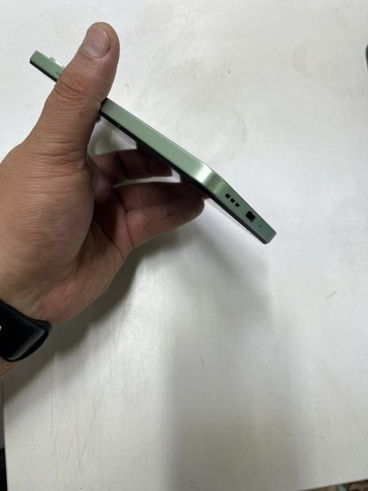 Redmi 13C (256GB) в идеальном состояний
