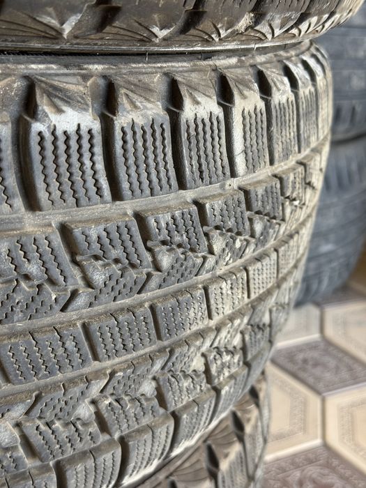 Зимние шины Roadstone 205/55/R16!