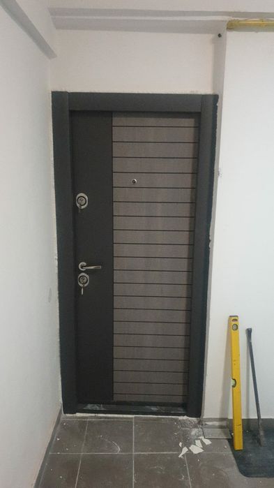 Montaj usi metalice ,tamplarie pv ,usi interior ,deblocari usi
