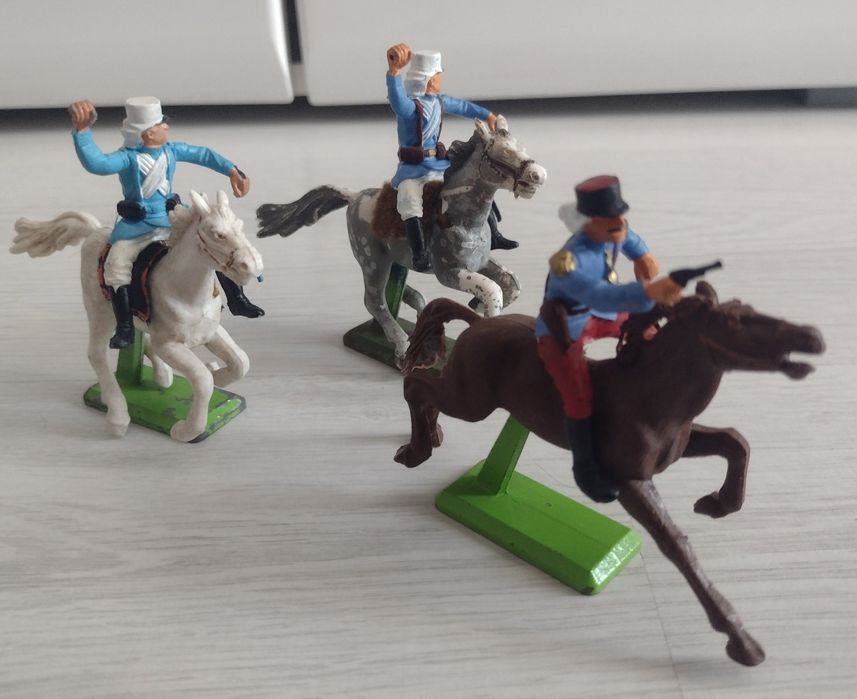 Figurine cowboy indieni legionari mexicani arabi