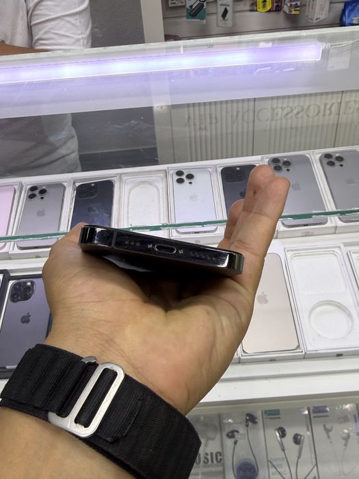 iphone 12 pro в хорошем состояний