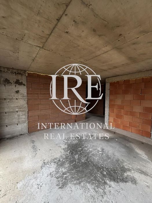 Продава се Тристаен апартамент в Варна, Галата - 96 кв.м за 898 €/кв.м - Снимка #1