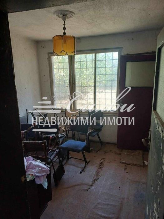 ТУХЛЕНА самостоятелна къща с ДВОР - кв. Дивдядово
