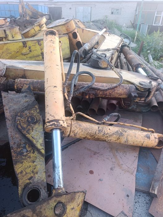 Гидроцилиндры продам.