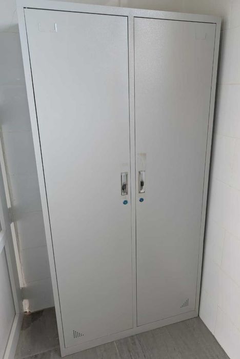 Шкаф для одежды, металлический